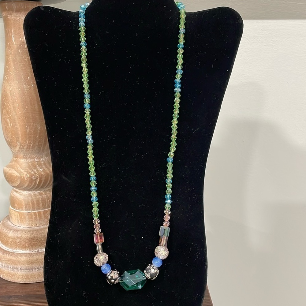 Art glass blue and green vintage beaded necklace